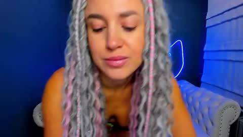 Snapshot of roxy_mars chatting on September 24, 1:31 am Roxy online show from September 24, 1:31 am