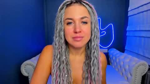 Snapshot of roxy_mars chatting on October 6, 1:25 am Roxy online show from October 6, 1:25 am