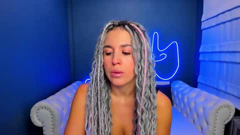Snapshot of roxy_mars chatting on October 13, 1:16 am Roxy online show from October 13, 1:16 am