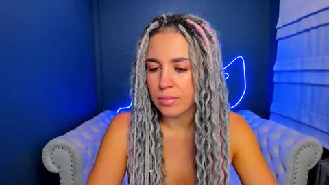 Snapshot of roxy_mars chatting on October 14, 1:17 am Roxy online show from October 14, 1:17 am