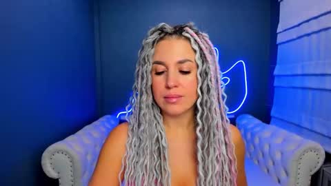 Snapshot of roxy_mars chatting on October 20, 1:17 am Roxy online show from October 20, 1:17 am