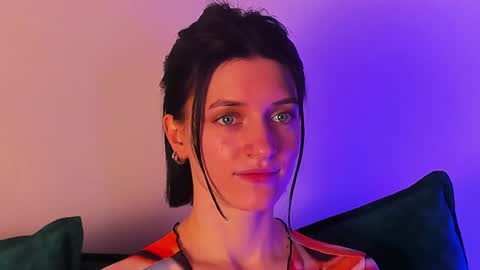 roxy_riot_ online show from February 1, 7:26 am