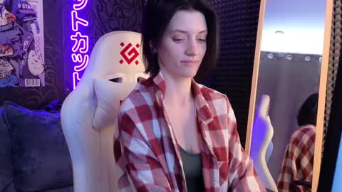 roxy_riot_ online show from February 21, 7:34 am