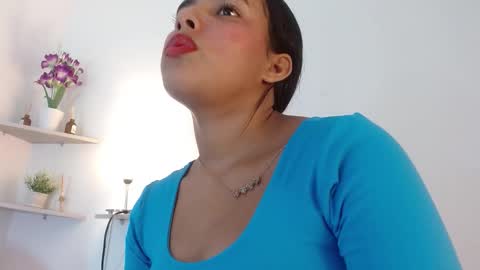 Snapshot of roxy_stone1 chatting on September 11, 7:25 pm roxy_stone1 online show from September 11, 7:25 pm