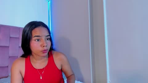 roxy_stone1 online show from March 18, 7:39 pm