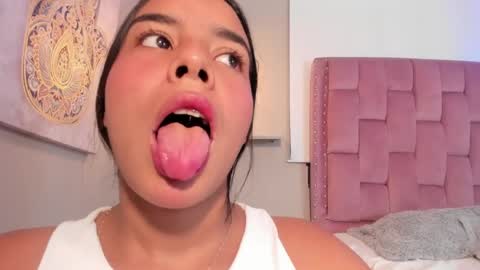 roxy_stone1 online show from April 13, 7:41 pm