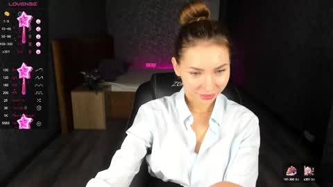 roxy_the_daedevill online show from December 24, 1:49 am