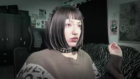 Snapshot of roxy_toxic chatting on June 4, 12:49 am Roxy Independient model Help me to reach 50 thumbs up online show from June 4, 12:49 am