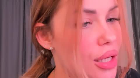 Roxy follow me online show from February 20, 5:29 pm