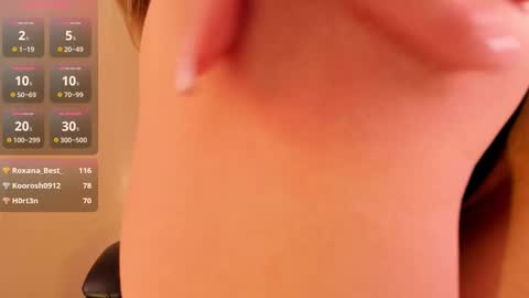 Roxy follow me online show from March 1, 6:00 pm