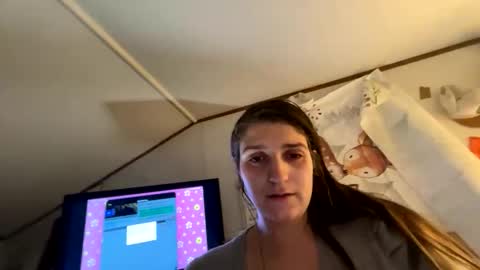 Snapshot of roxybcali chatting on December 19, 3:13 am Roxy and Brock online show from December 19, 3:13 am