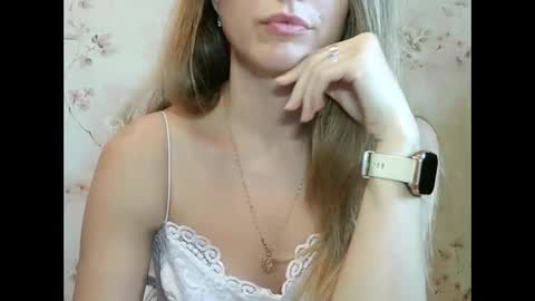 roxyfox18x01 online show from October 23, 8:24 am