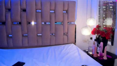 roxylicious_ online show from March 5, 11:16 pm