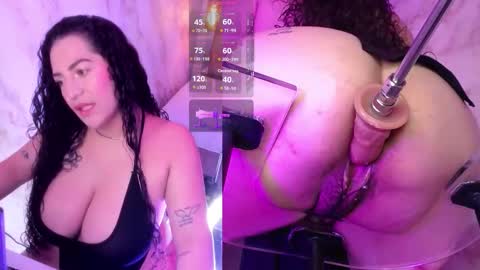 roxylicious_ online show from September 14, 12:48 pm