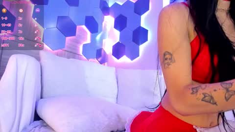    online show from November 4, 7:24 pm