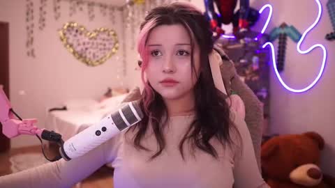 roxysuh online show from November 1, 7:21 am