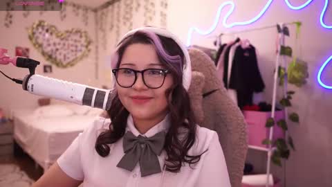 roxysuh online show from March 9, 7:56 am