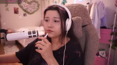 roxysuh online show from April 19, 8:24 am