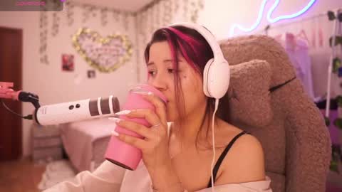 roxysuh online show from May 31, 7:37 am