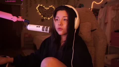 roxysuh online show from August 8, 8:05 am