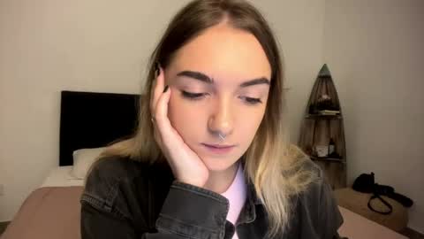 Roxy online show from April 19, 1:32 pm