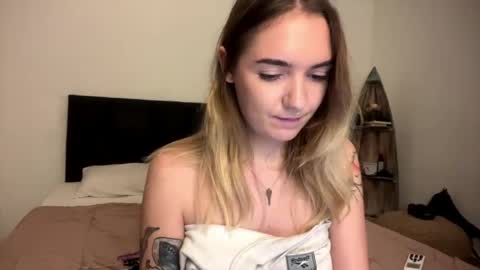 Roxy online show from April 19, 6:10 pm