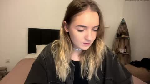 Roxy online show from April 21, 1:28 pm