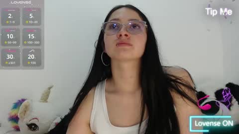 Snapshot of roxyy_fox chatting on August 8, 2:57 am Roxy online show from August 8, 2:57 am