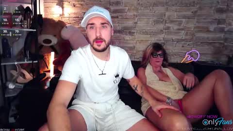 Snapshot of royal__whore chatting on March 6, 8:27 pm DOMINGUEZ ORIGINAL online show from March 6, 8:27 pm