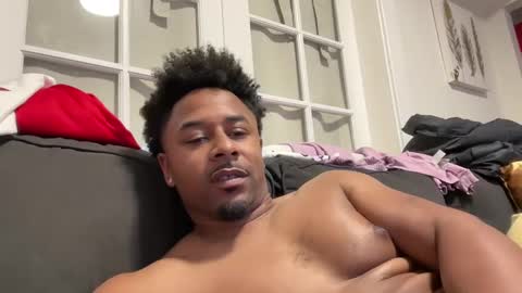 Snapshot of royal_sf chatting on February 3, 3:49 pm Royal SF online show from February 3, 3:49 pm