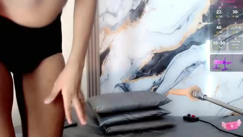 royal_xx online show from March 26, 8:47 pm