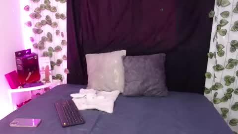 Snapshot of royalebruna chatting on February 2, 4:17 pm Bruna Royale online show from February 2, 4:17 pm