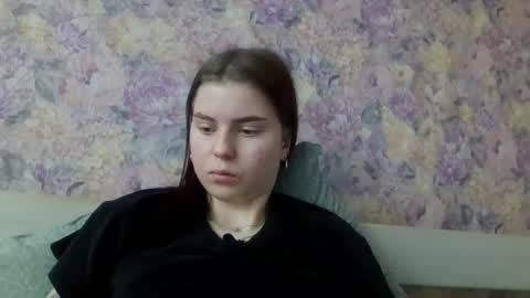 Snapshot of royalvelour chatting on May 8, 2:22 pm royalvelour online show from May 8, 2:22 pm