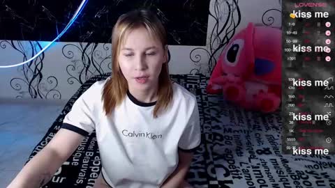 angela online show from October 13, 7:41 am