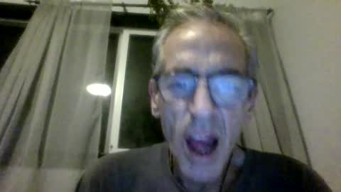 Snapshot of royboy2561 chatting on October 14, 5:30 am Roy Murrin online show from October 14, 5:30 am