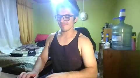 Snapshot of rpaulo25 chatting on March 27, 3:45 am rpaulo25 online show from March 27, 3:45 am