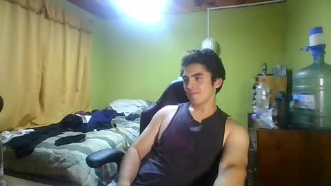 Snapshot of rpaulo25 chatting on April 6, 4:10 am rpaulo25 online show from April 6, 4:10 am