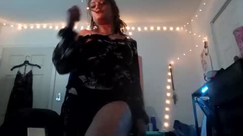 rraineonme online show from January 16, 9:02 am