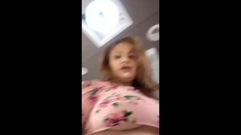 Snapshot of rraineonme chatting on February 8, 12:14 am rraineonme online show from February 8, 12:14 am