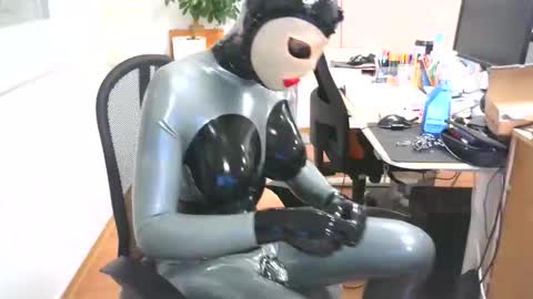 rubberdollts online show from November 5, 7:47 pm