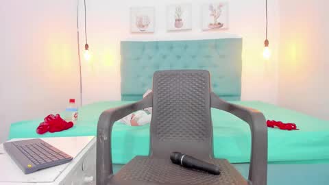 Snapshot of rubiroose chatting on December 6, 11:25 pm Rubii online show from December 6, 11:25 pm