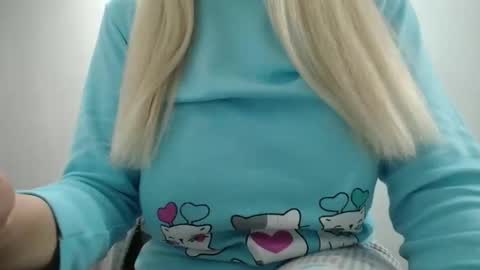 Snapshot of ruby988 chatting on February 18, 9:55 pm ruby988 online show from February 18, 9:55 pm