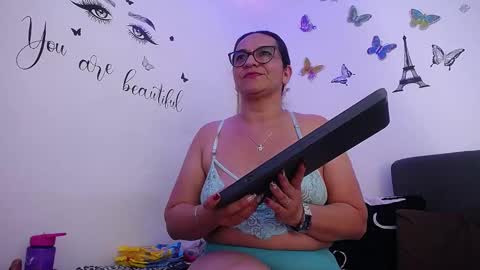 Snapshot of ruby_brown_ chatting on January 6, 6:10 pm Ruby online show from January 6, 6:10 pm