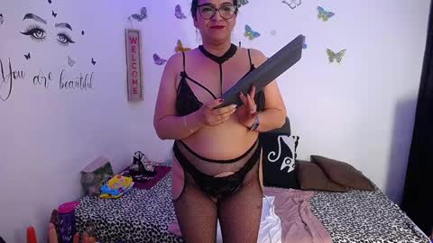 Snapshot of ruby_brown_ chatting on January 7, 9:14 pm Ruby online show from January 7, 9:14 pm