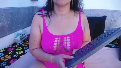Snapshot of ruby_brown_ chatting on January 25, 7:49 pm Ruby online show from January 25, 7:49 pm