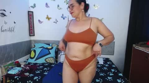 Snapshot of ruby_brown_ chatting on February 3, 7:10 pm Ruby online show from February 3, 7:10 pm