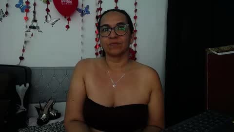 Snapshot of ruby_brown_ chatting on February 25, 10:29 pm Ruby online show from February 25, 10:29 pm