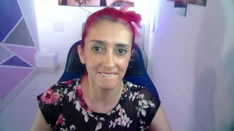 ruby_your_milf online show from January 8, 9:12 pm