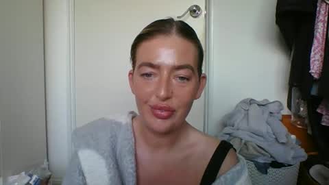 rubyredxxxoxxx online show from December 3, 10:24 am