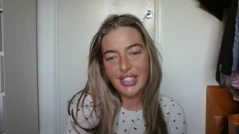 rubyredxxxoxxx online show from December 20, 8:21 am